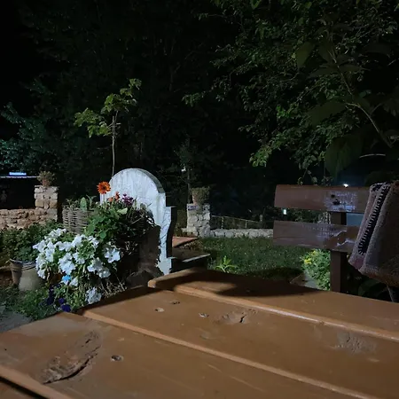 בית הארחה Kujtimi 3*