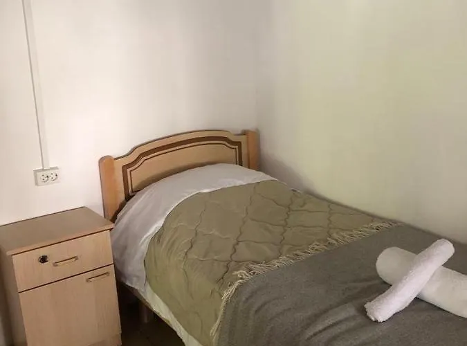 Kujtimi בית הארחה טת