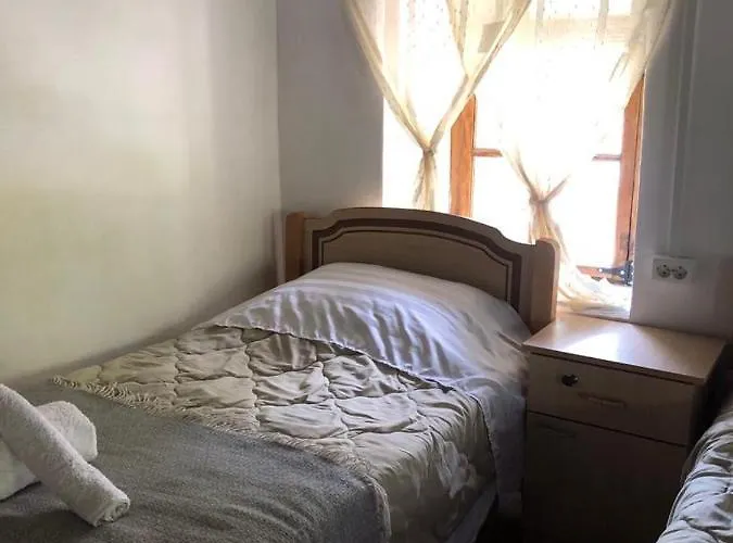 Kujtimi Casa de hóspedes 3*