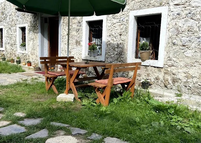 Casa de hóspedes Kujtimi 3*