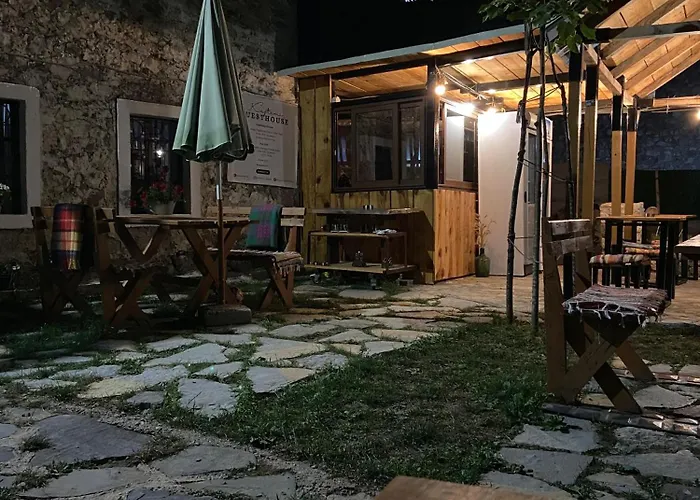Kujtimi בית הארחה טת